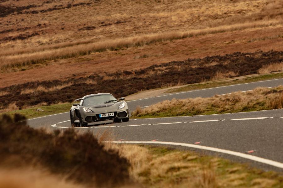  Lotus Exige Sport 410 2018 года  (UK) (фото 2 из 45)